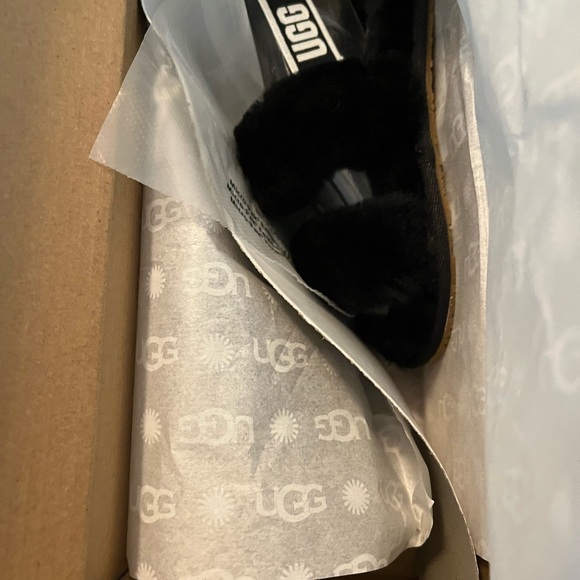 Ugg slides black, 8c 9c 10c new - Picture 3 of 7